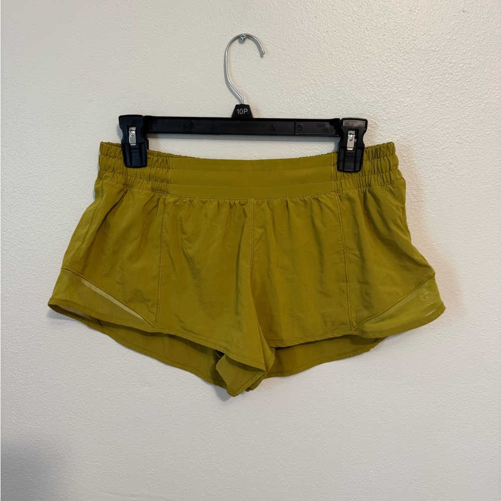 Women's Lululemon Hotty Hot Low Rise 2.5 inch inseam Shorts
